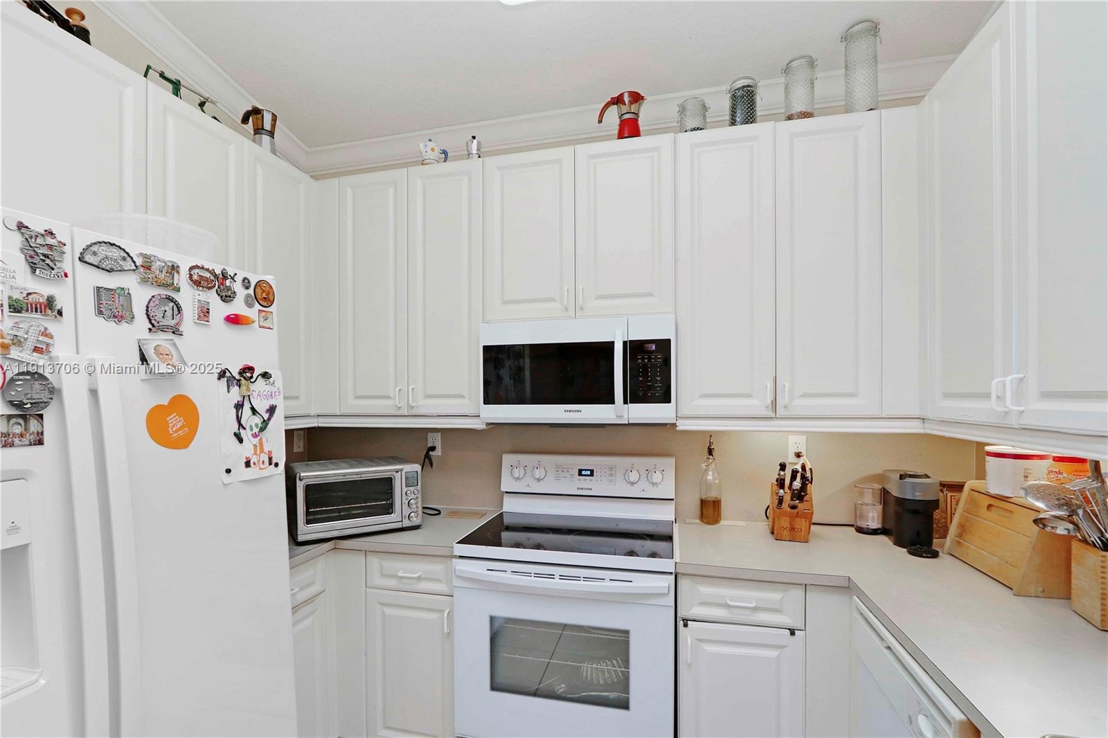 A B AT TAMIAMI TRAIL PHAS - Residential