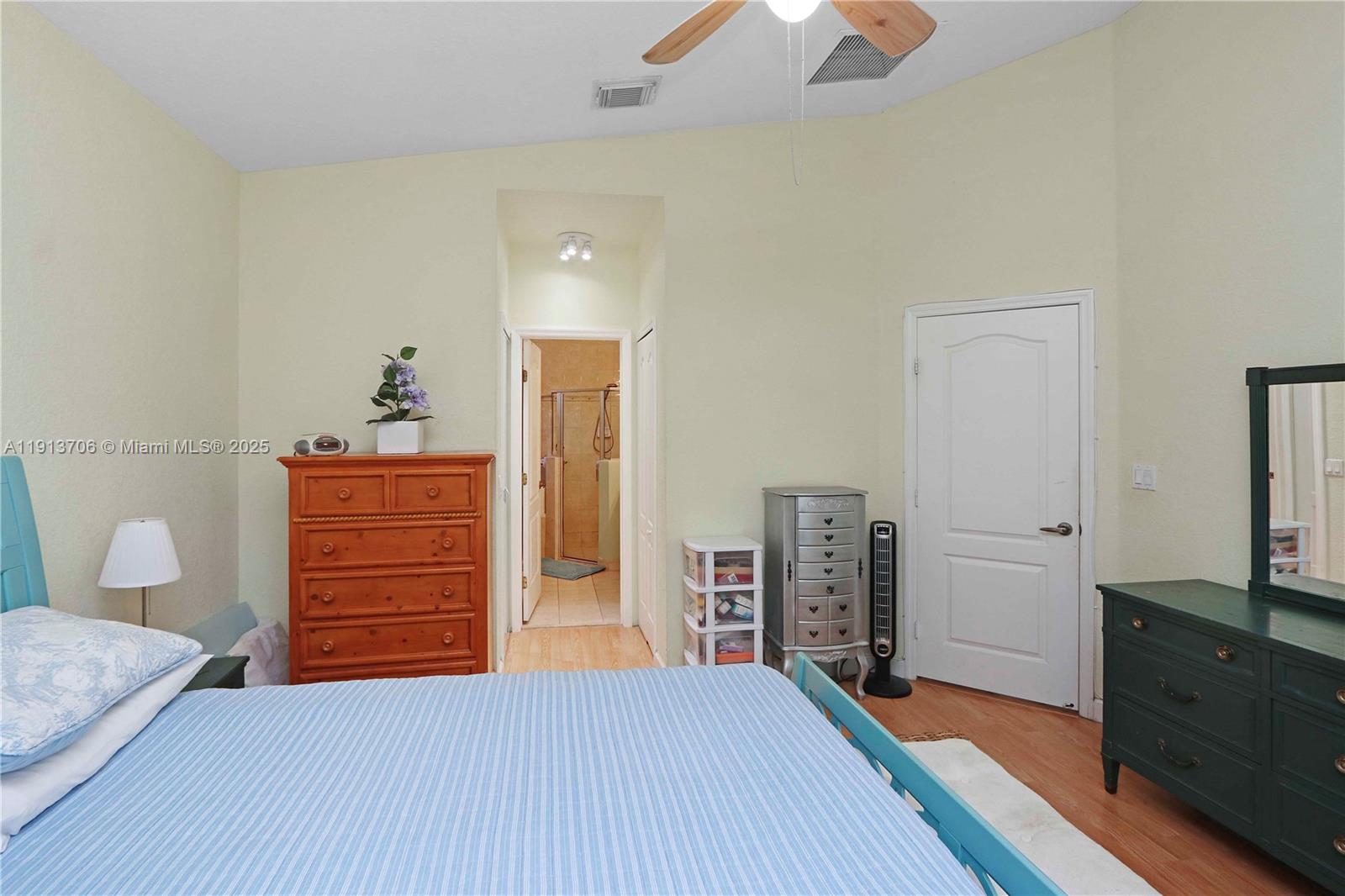 A B AT TAMIAMI TRAIL PHAS - Residential