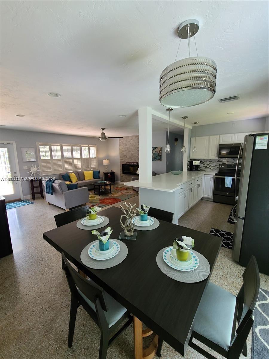 MIDDLE RIVER ESTATES - Residential Lease