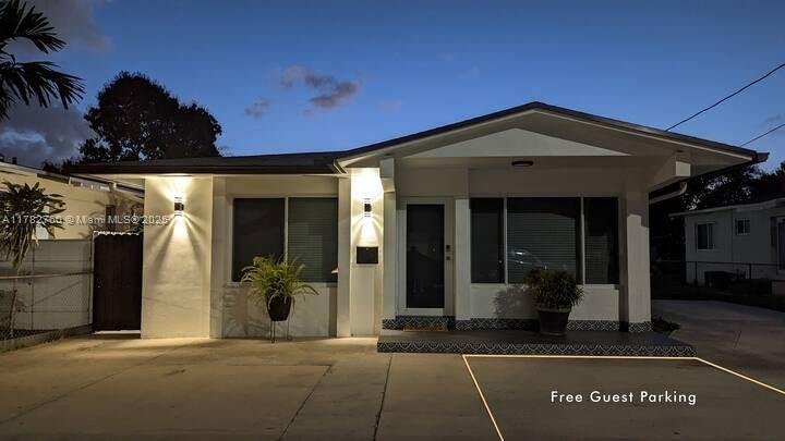 Rental Property at 322 Sw 31st Ave Front, Miami, Broward County, Florida - Bedrooms: 3 
Bathrooms: 2  - $3,500 MO.