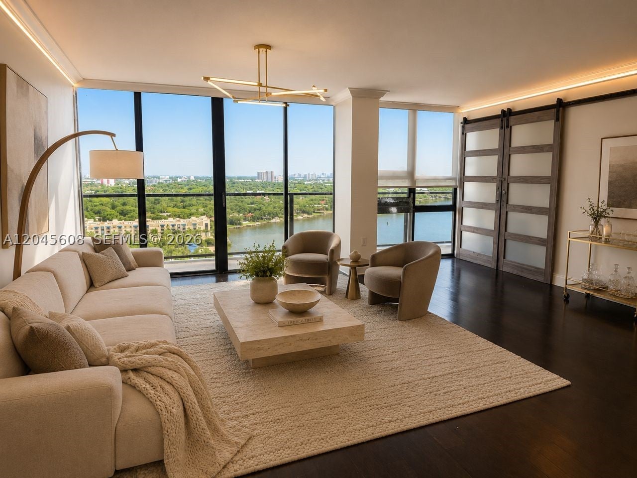 600 NE 36 St PH22