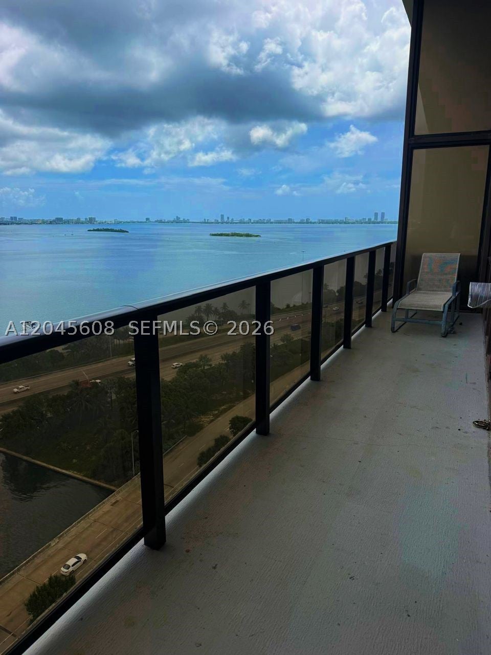 600 NE 36 St PH22