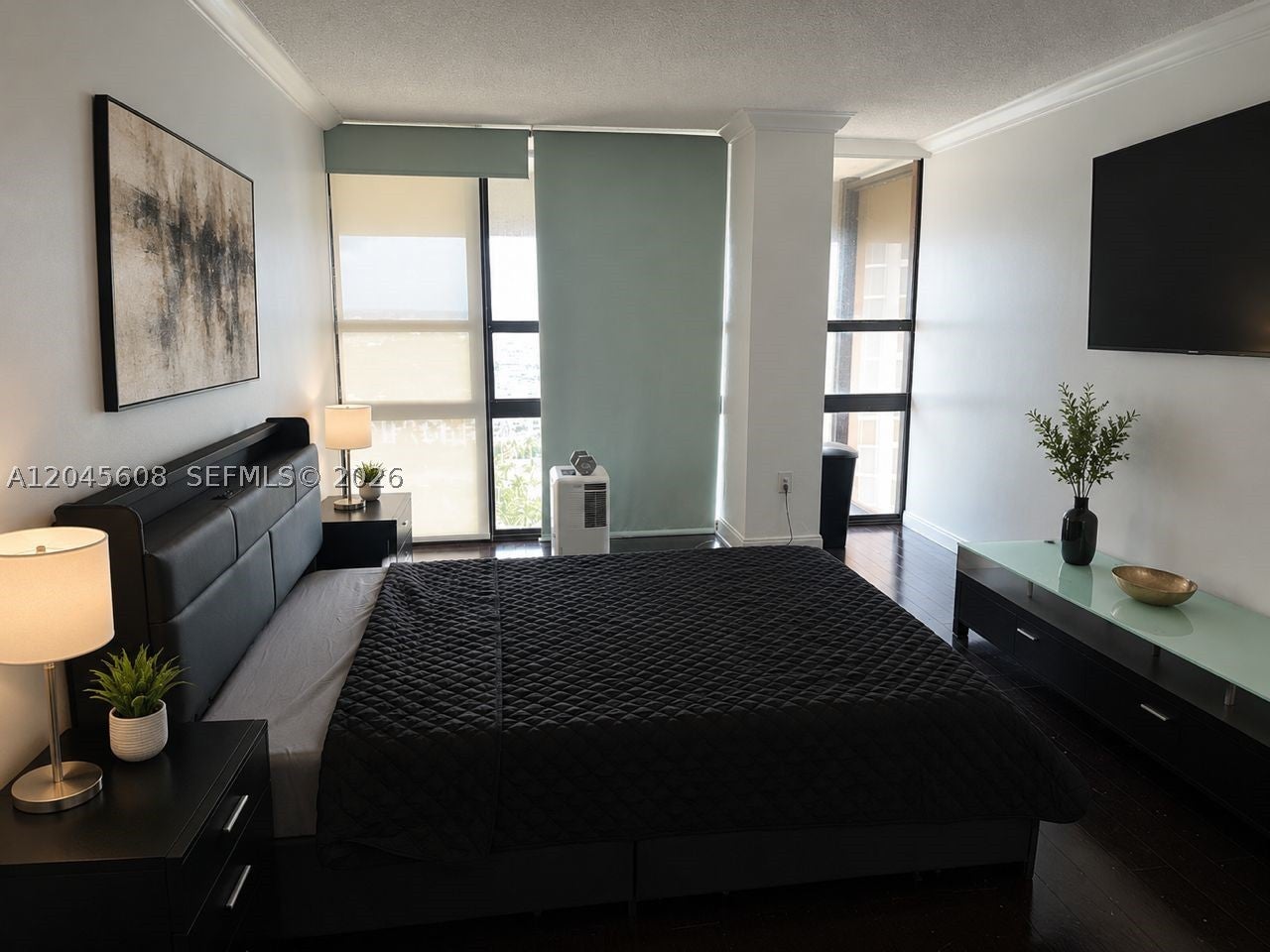 600 NE 36 St PH22