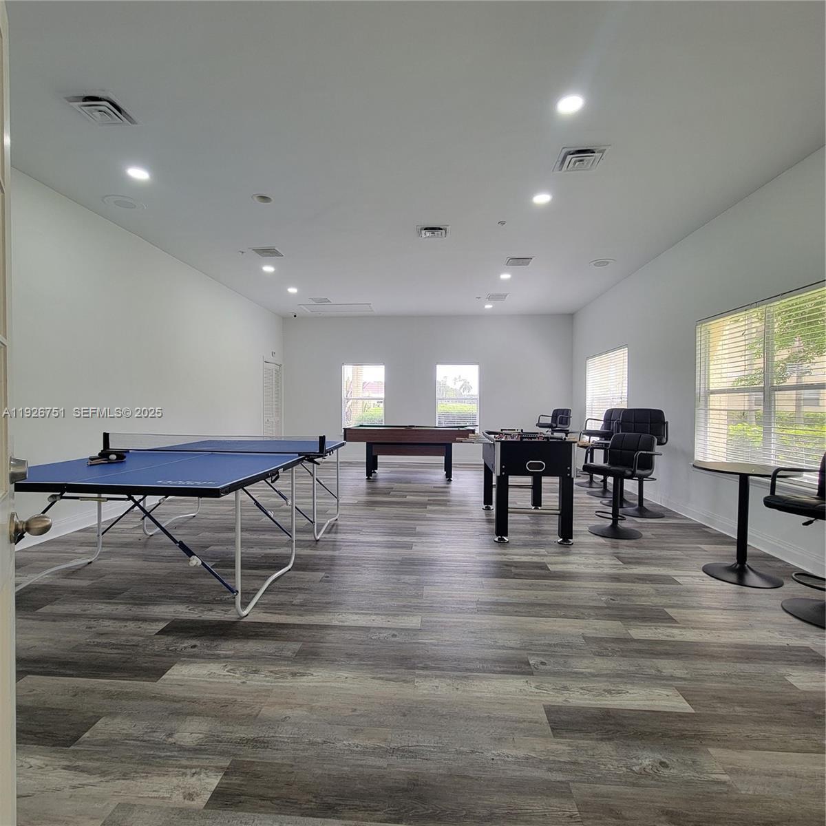 ISLES AT LAGO MAR CONDO - Residential Lease