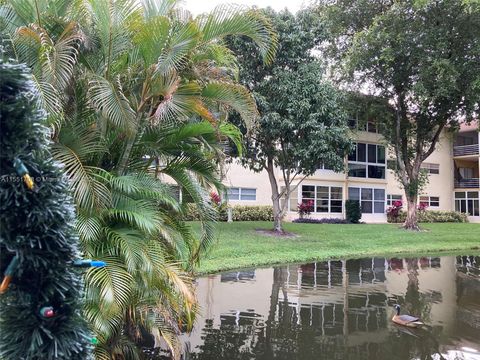 A home in Lauderdale Lakes