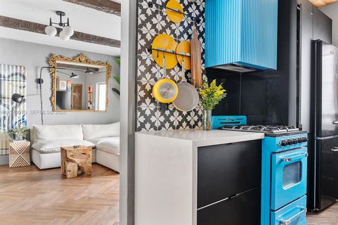 2858 Pine Tree Dr 4 Miami Beach FL 33140