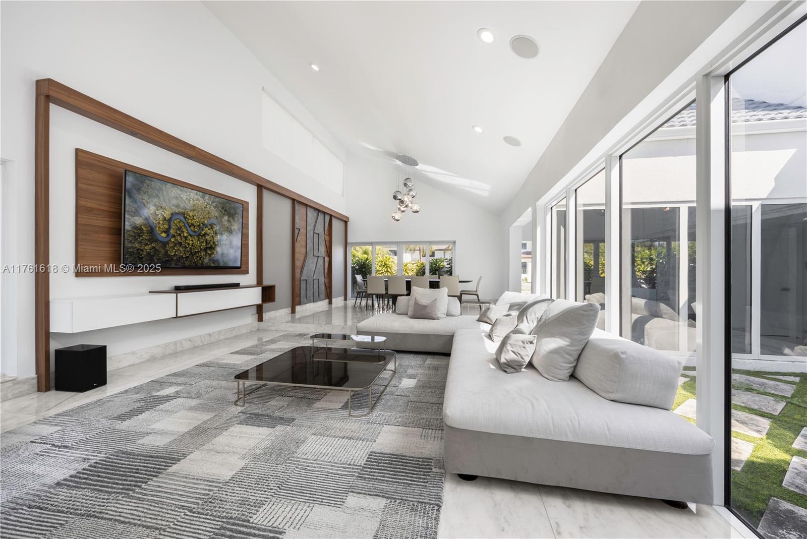 GOLDEN ISLES ESTATES - Residential