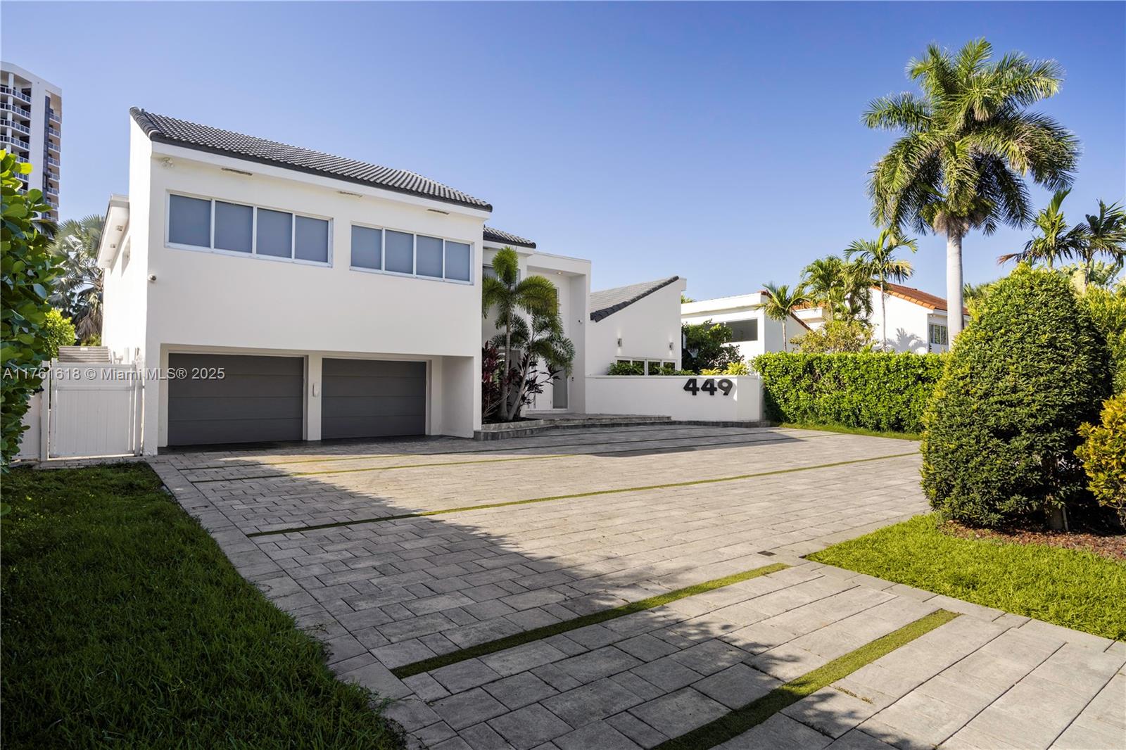 449 Holiday Dr