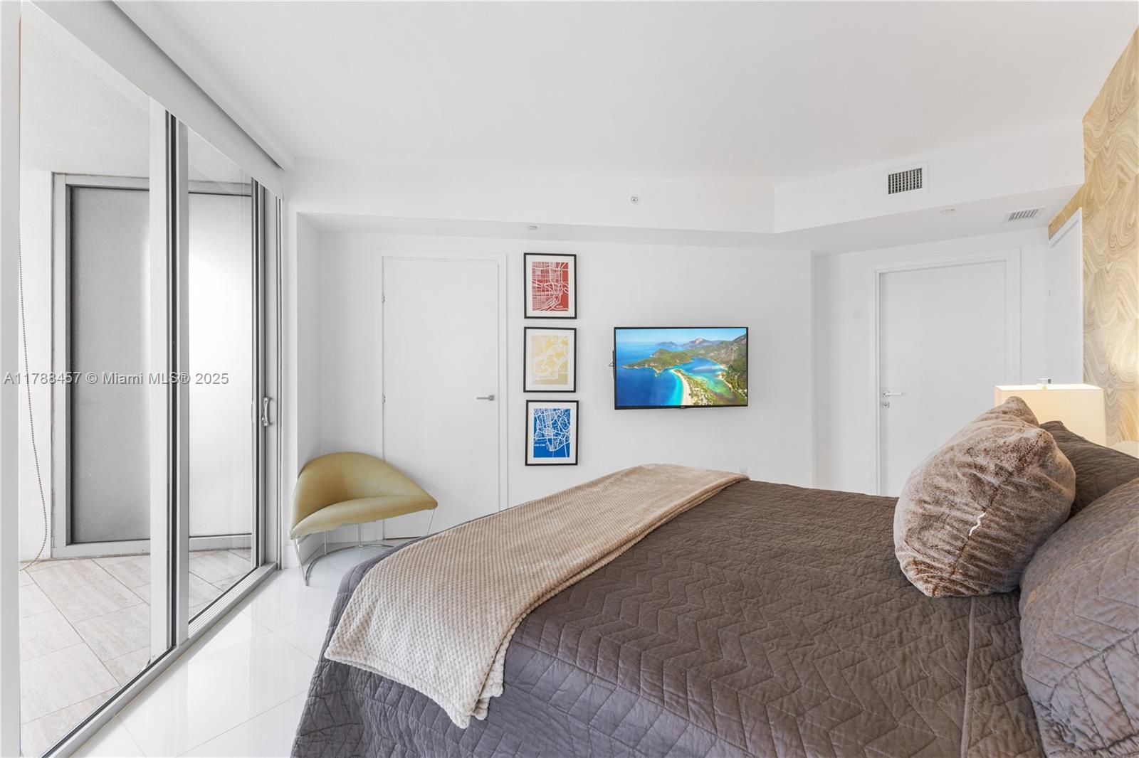 1300 Brickell Bay Dr 1010