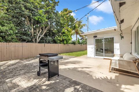 Tiny photo for 3260 SW 2nd Ct, Deerfield Beach, FL 33442 (MLS # A12026403)