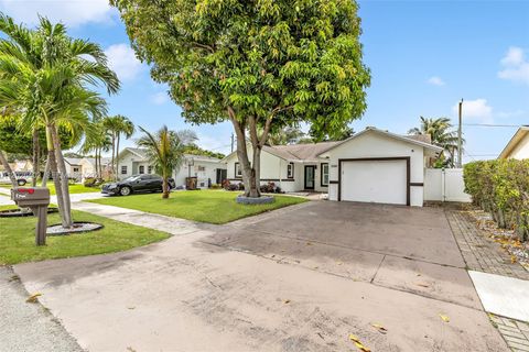Tiny photo for 3260 SW 2nd Ct, Deerfield Beach, FL 33442 (MLS # A12026403)