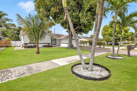 Tiny photo for 3260 SW 2nd Ct, Deerfield Beach, FL 33442 (MLS # A12026403)