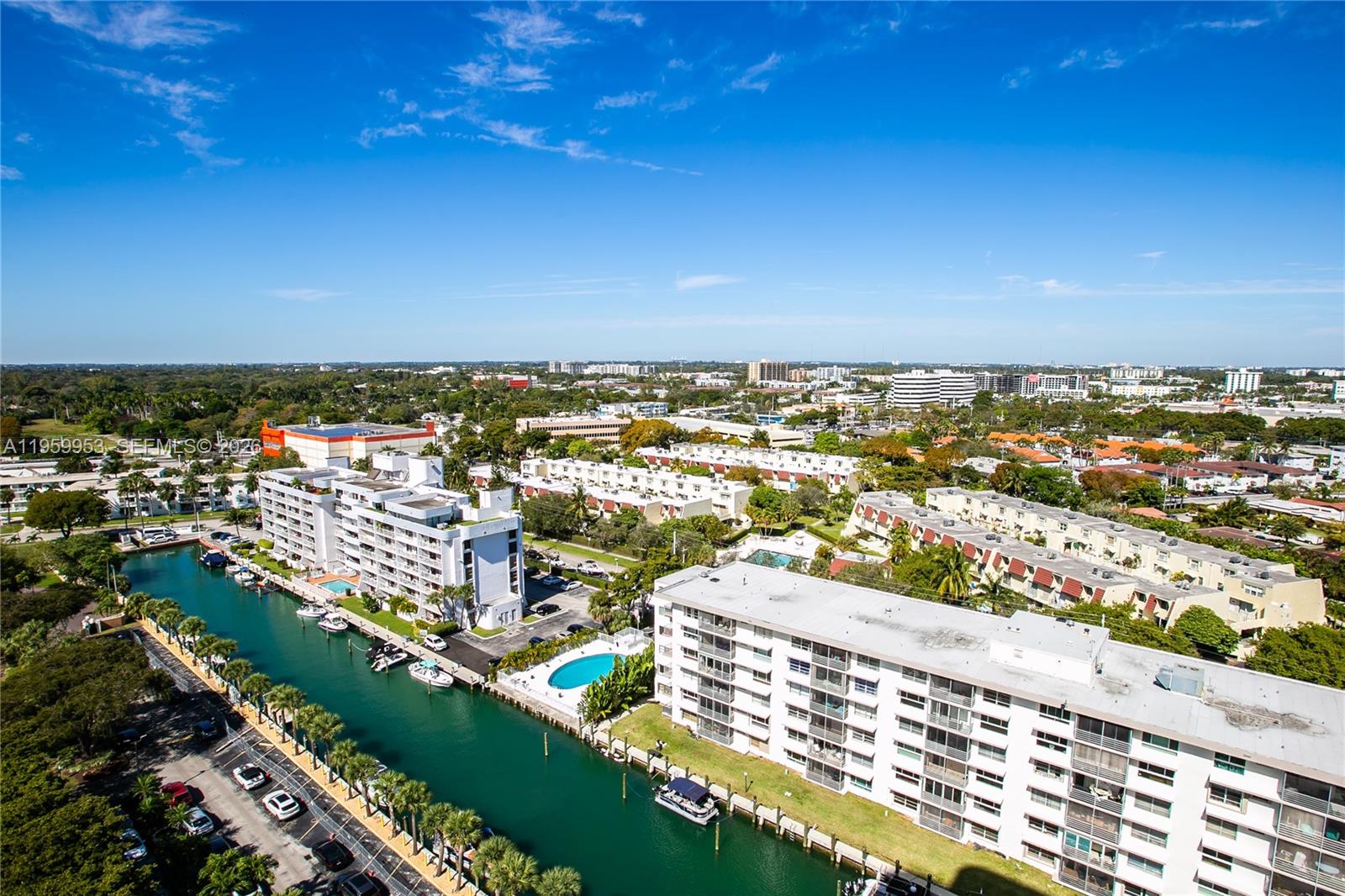 CRICKET CLUB CONDO - Residential