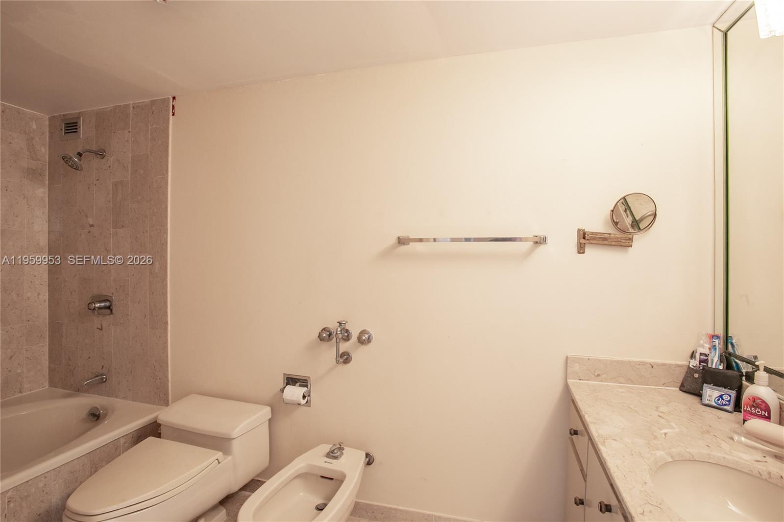 CRICKET CLUB CONDO - Residential