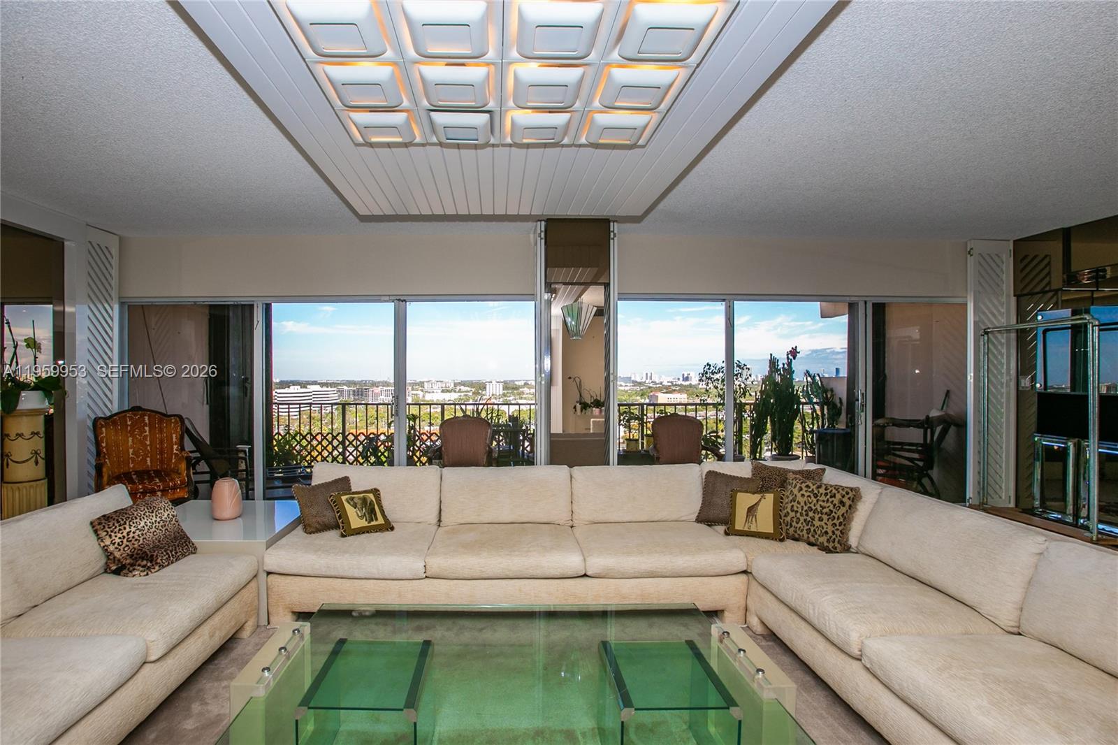 CRICKET CLUB CONDO - Residential