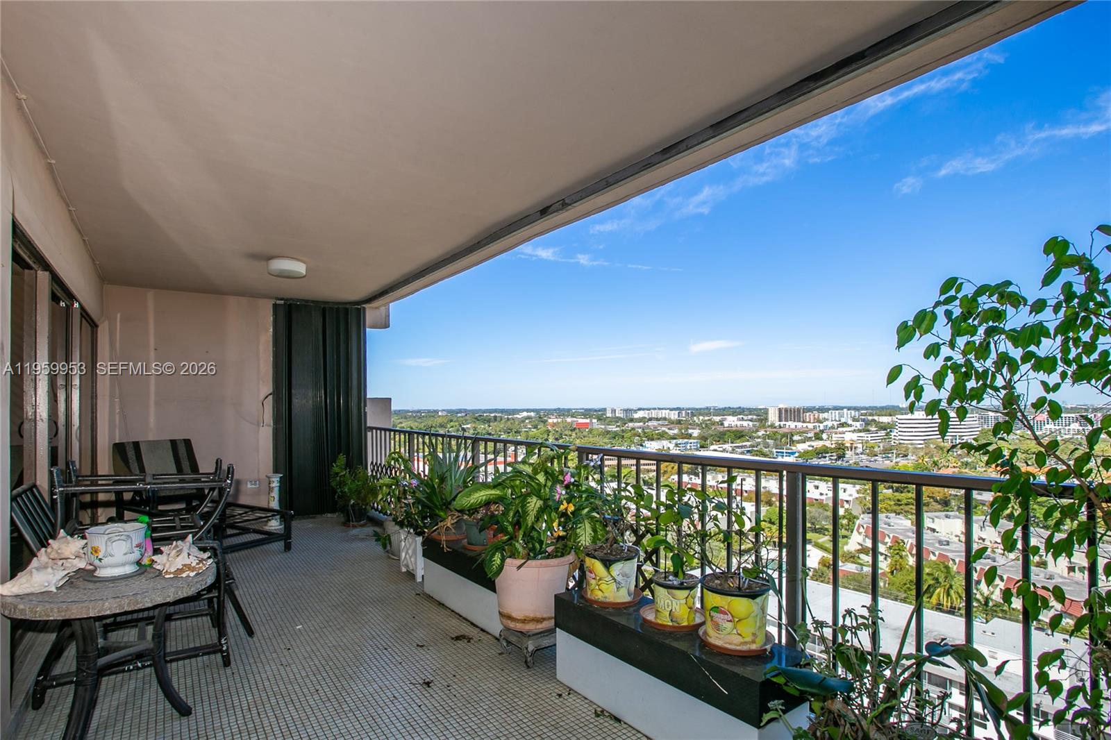 CRICKET CLUB CONDO - Residential