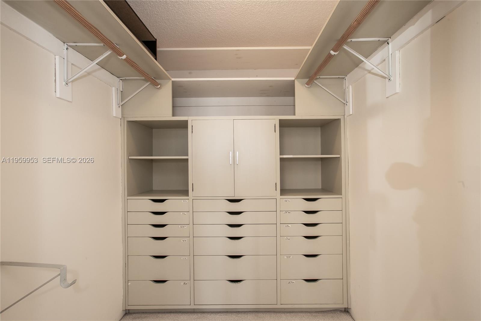 CRICKET CLUB CONDO - Residential