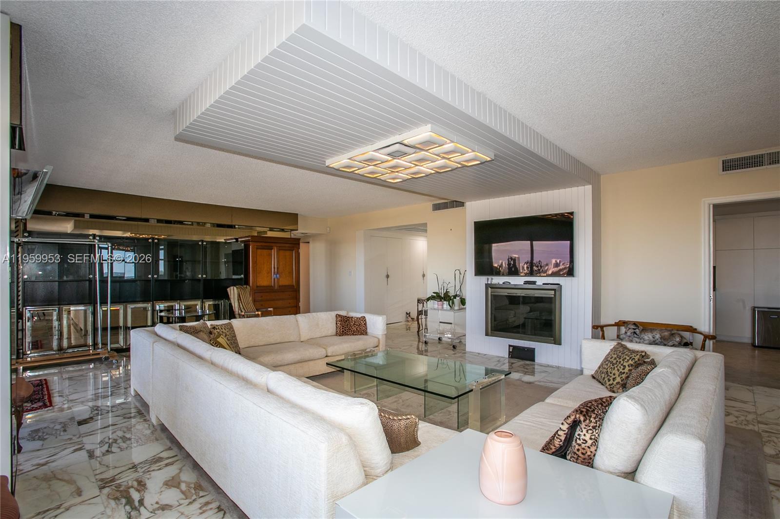 CRICKET CLUB CONDO - Residential