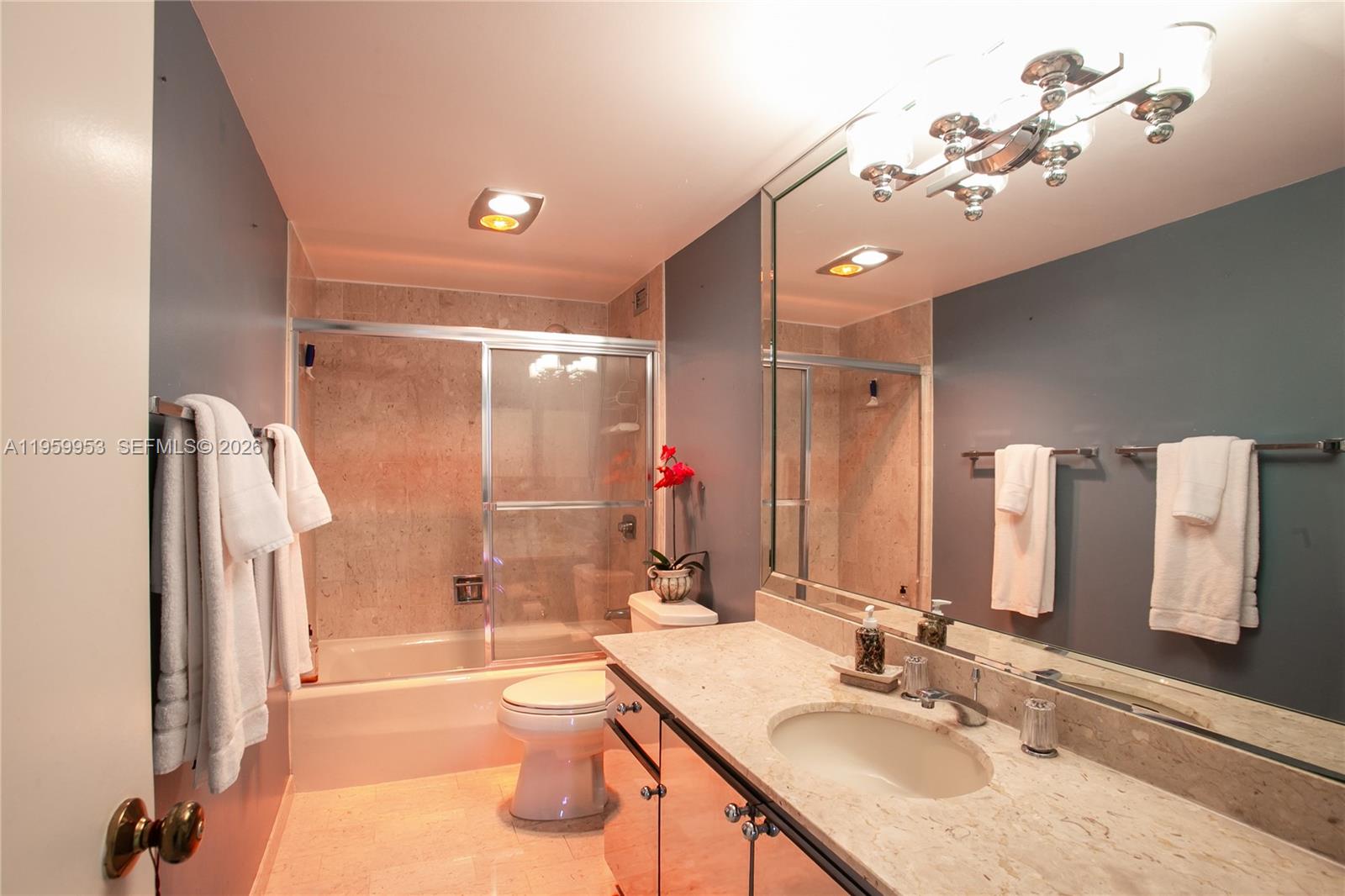 CRICKET CLUB CONDO - Residential