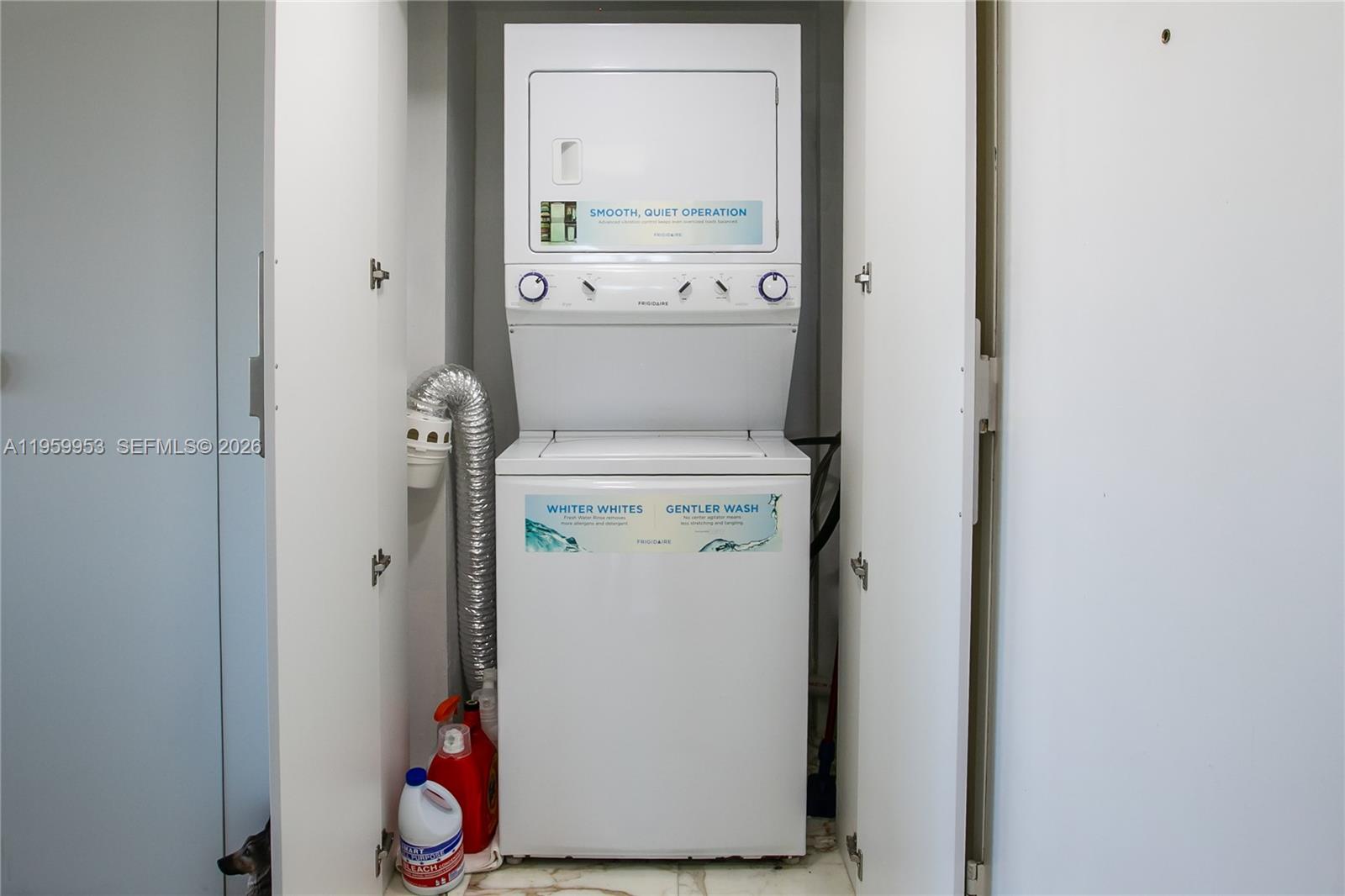 CRICKET CLUB CONDO - Residential