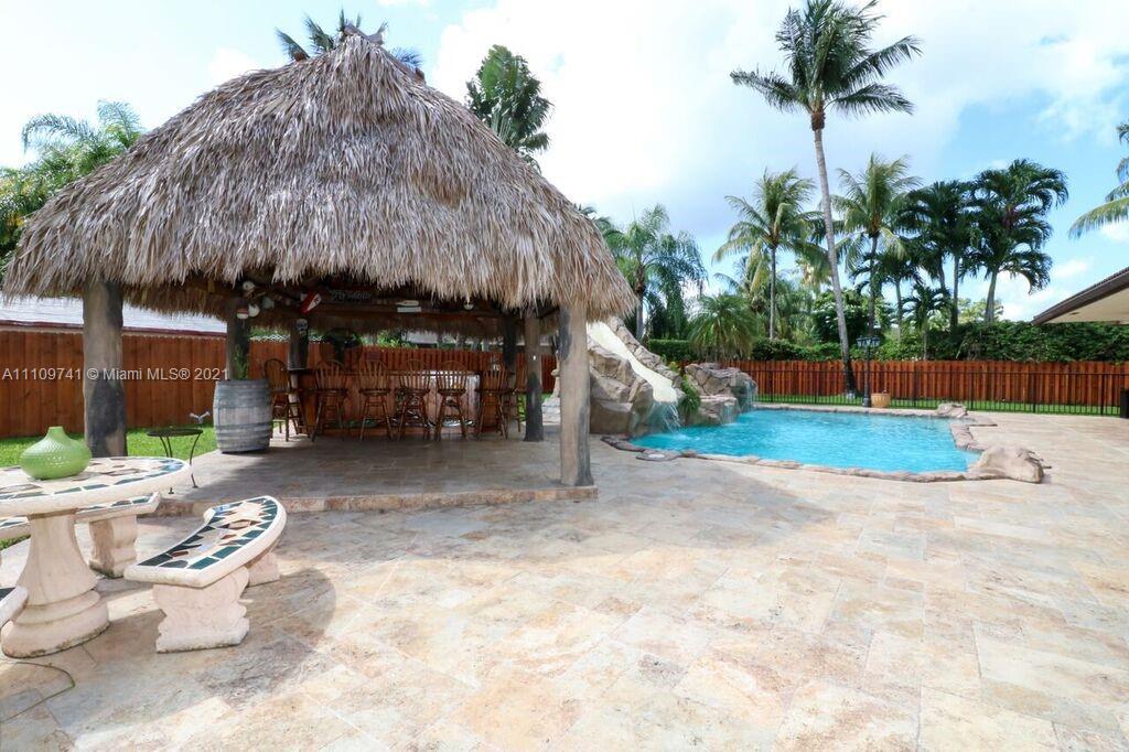 MONTGOMERY MANORS - Residential