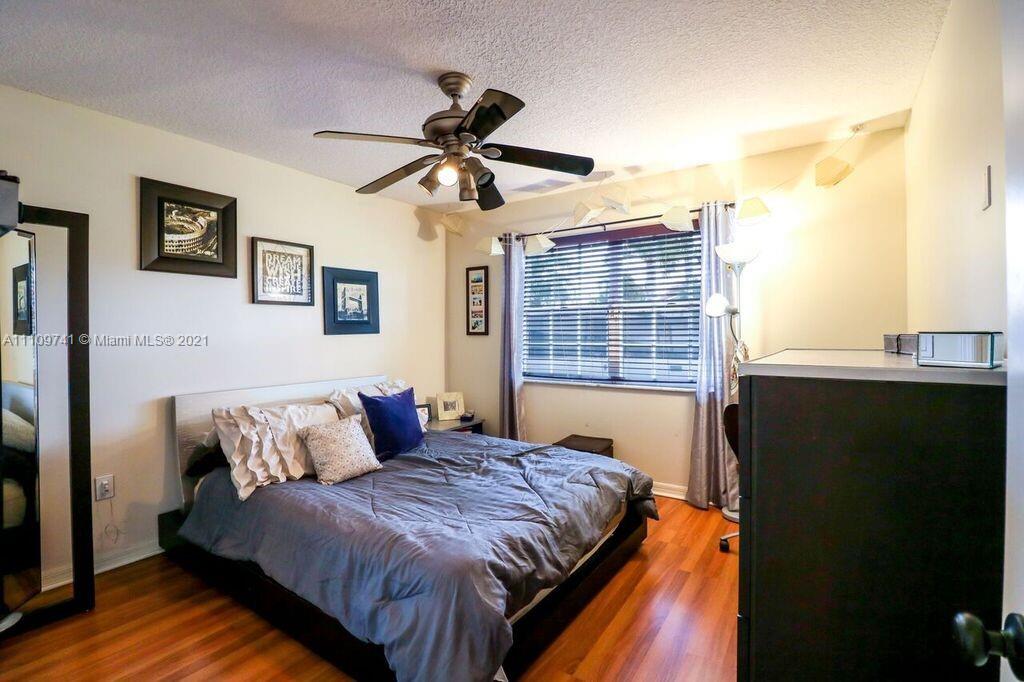 MONTGOMERY MANORS - Residential