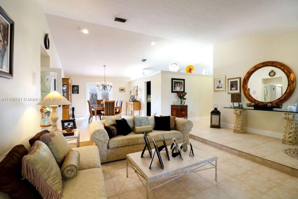 MONTGOMERY MANORS - Residential