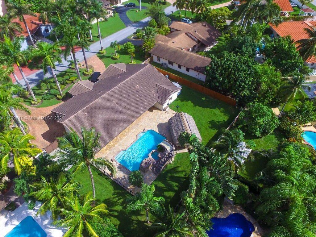 MONTGOMERY MANORS - Residential