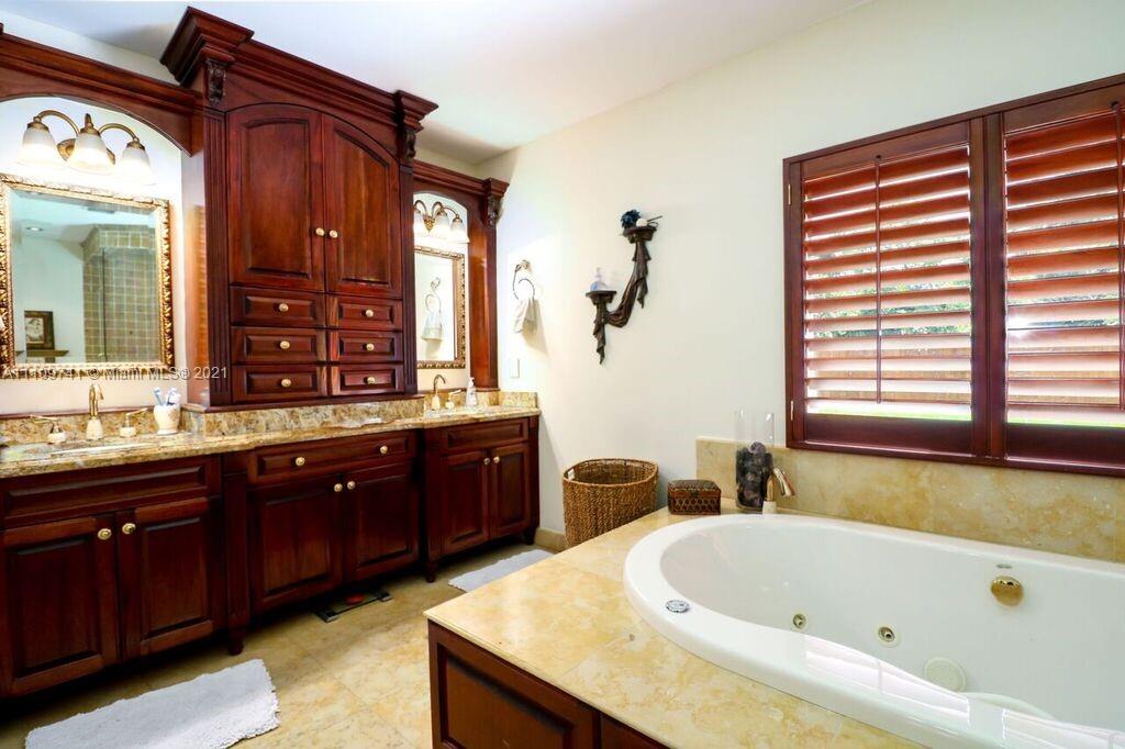 MONTGOMERY MANORS - Residential