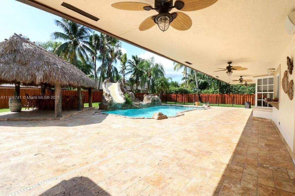 MONTGOMERY MANORS - Residential