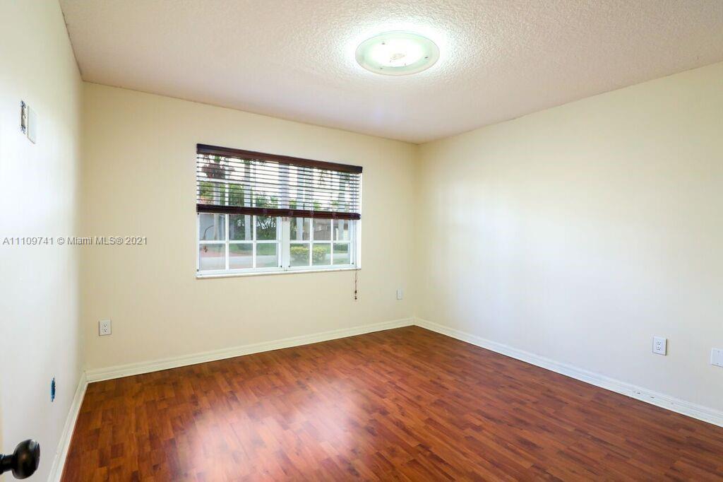 MONTGOMERY MANORS - Residential