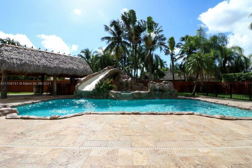 MONTGOMERY MANORS - Residential