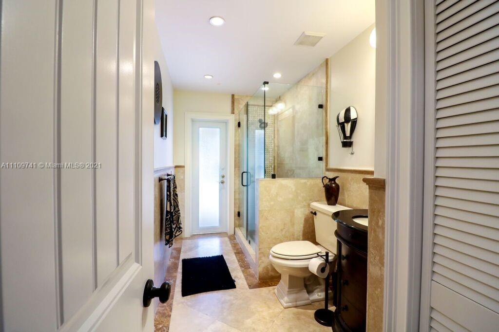 MONTGOMERY MANORS - Residential