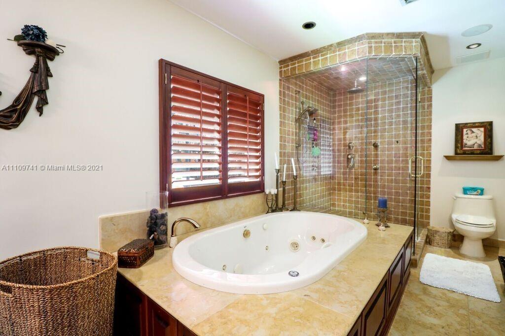 MONTGOMERY MANORS - Residential