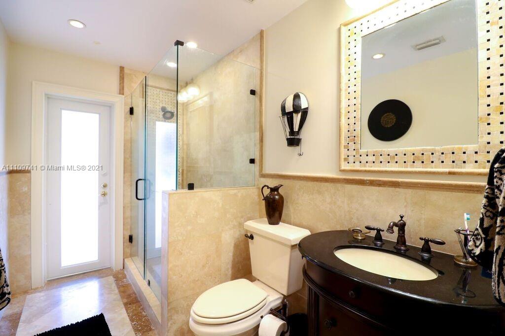 MONTGOMERY MANORS - Residential