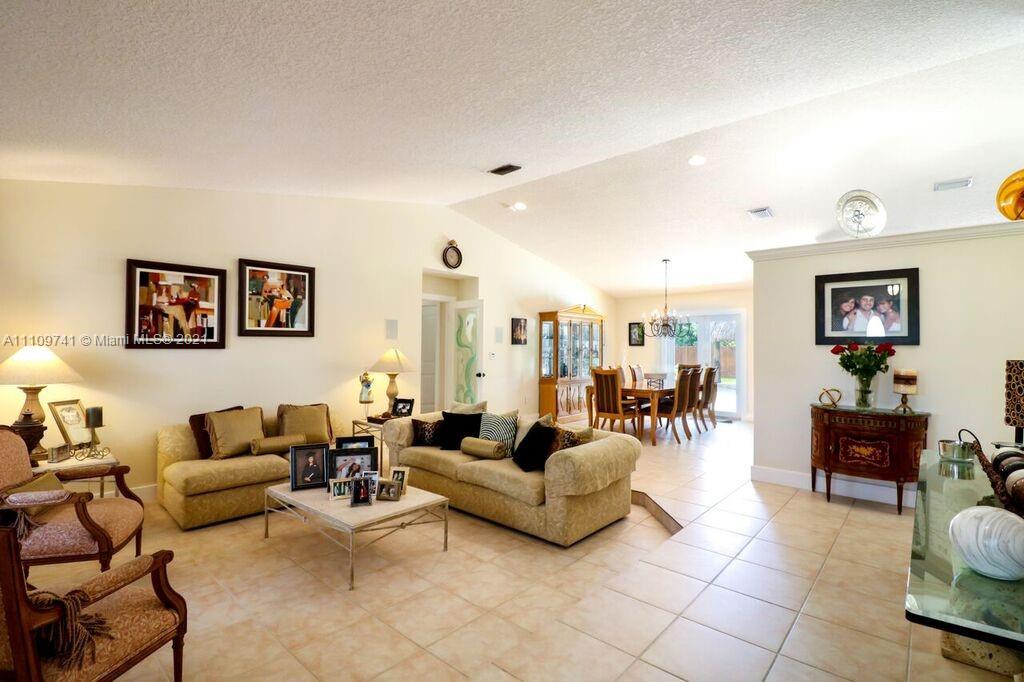 MONTGOMERY MANORS - Residential