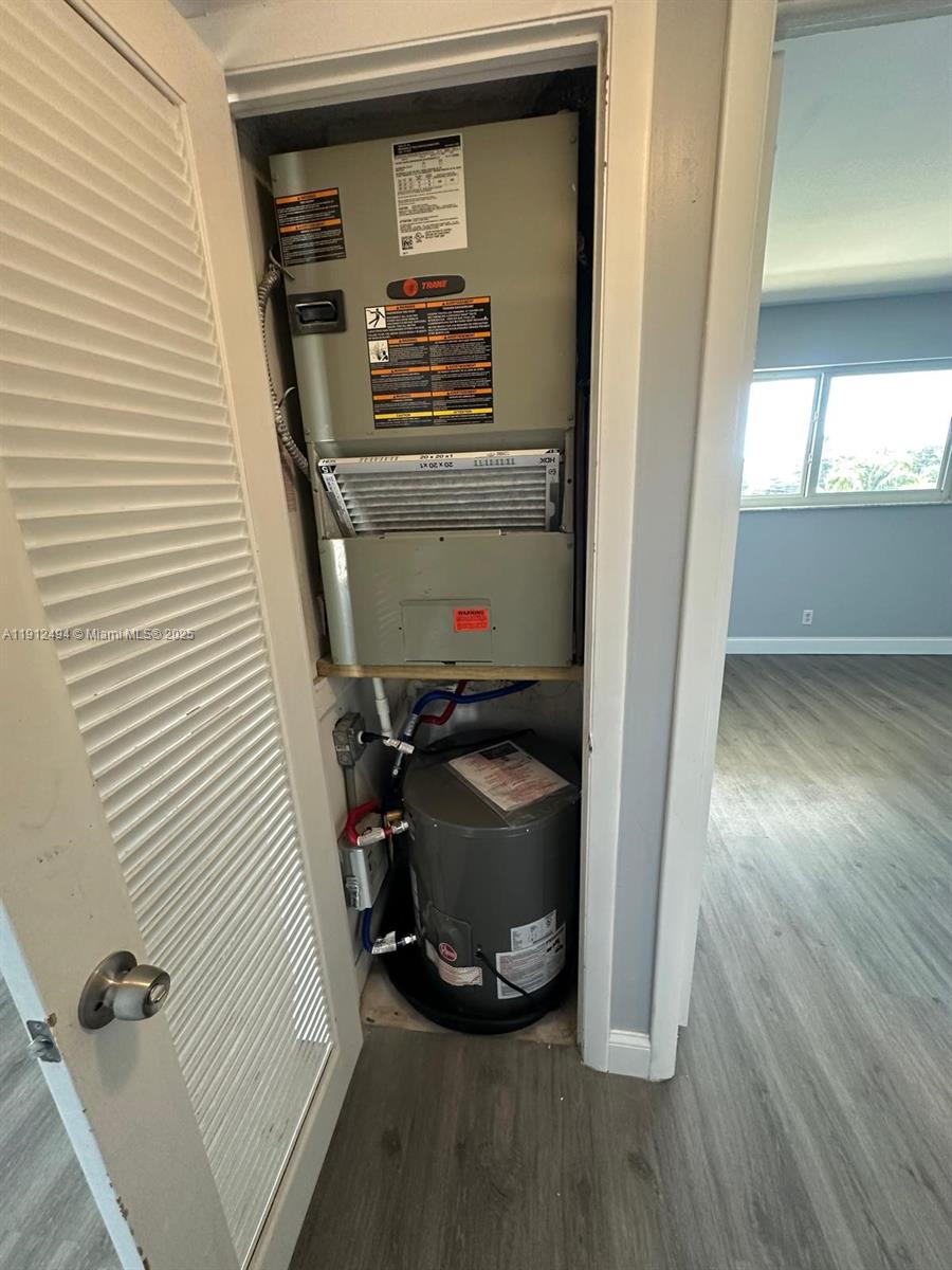 PARKSIDE TOWERS CONDO - Residential