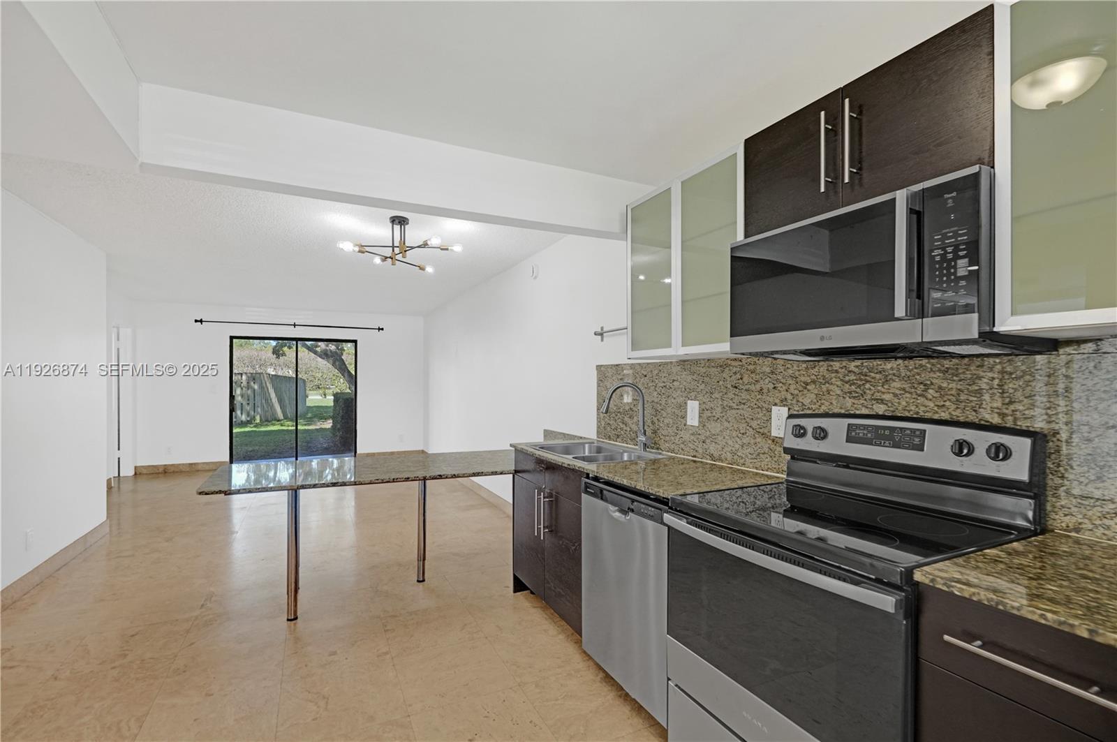 WATERSIDE VILLAGE THREE C - Residential