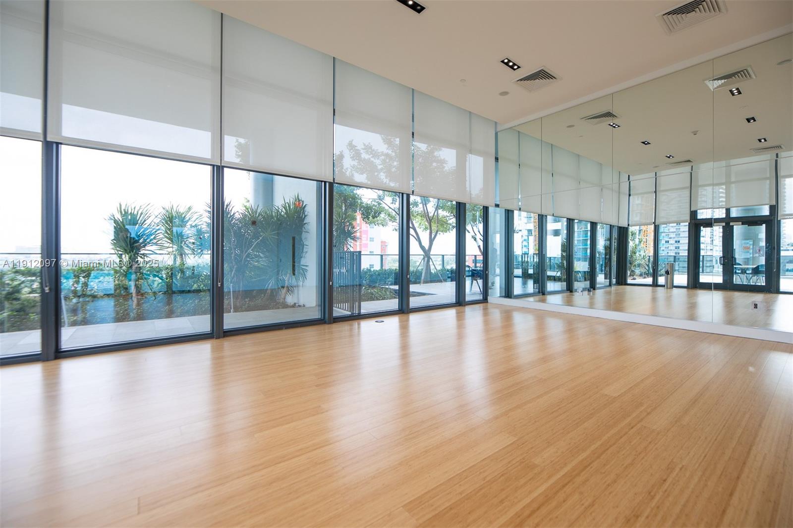 CANVAS CONDO - Residential Lease