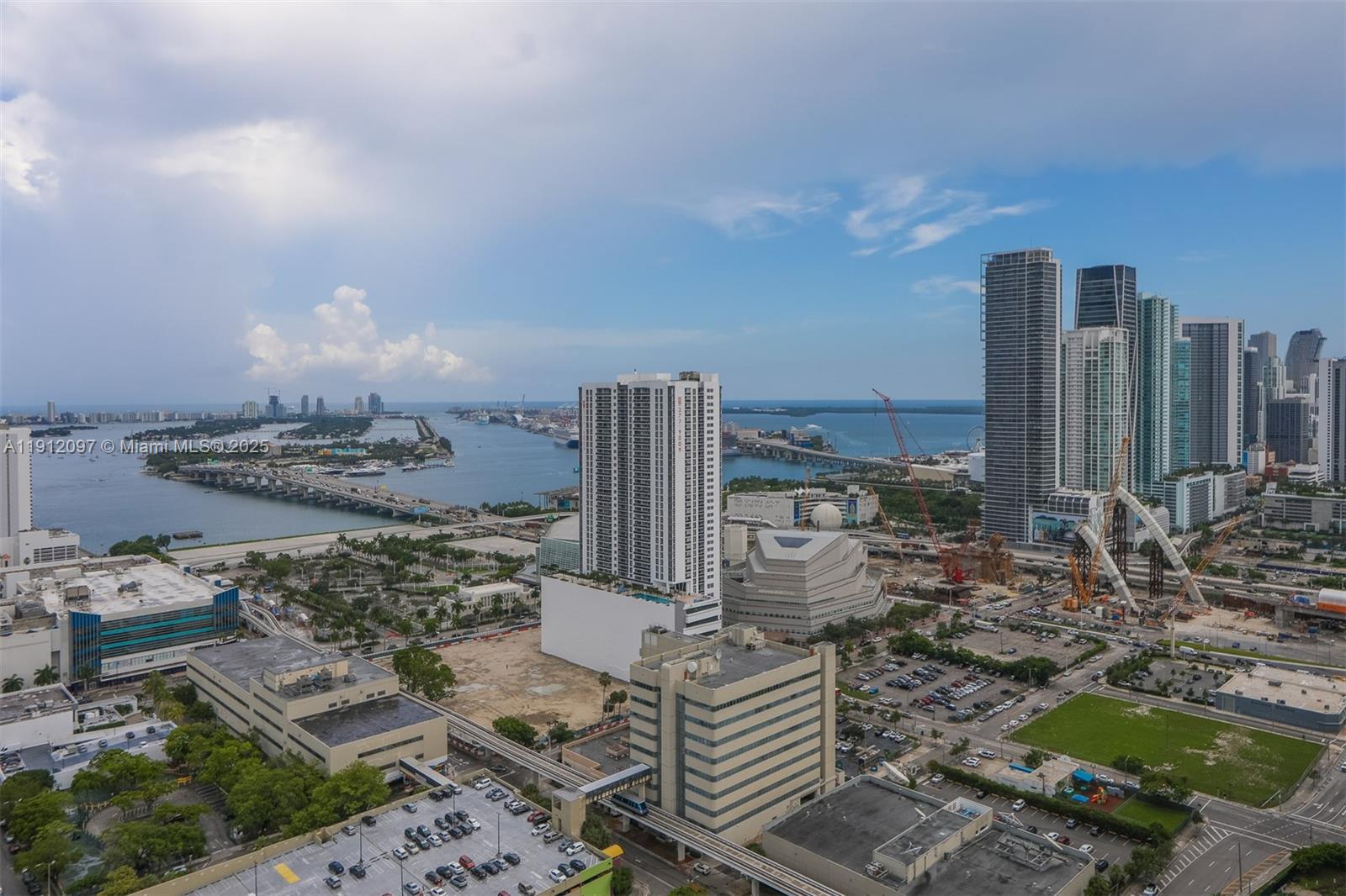 CANVAS CONDO - Residential Lease