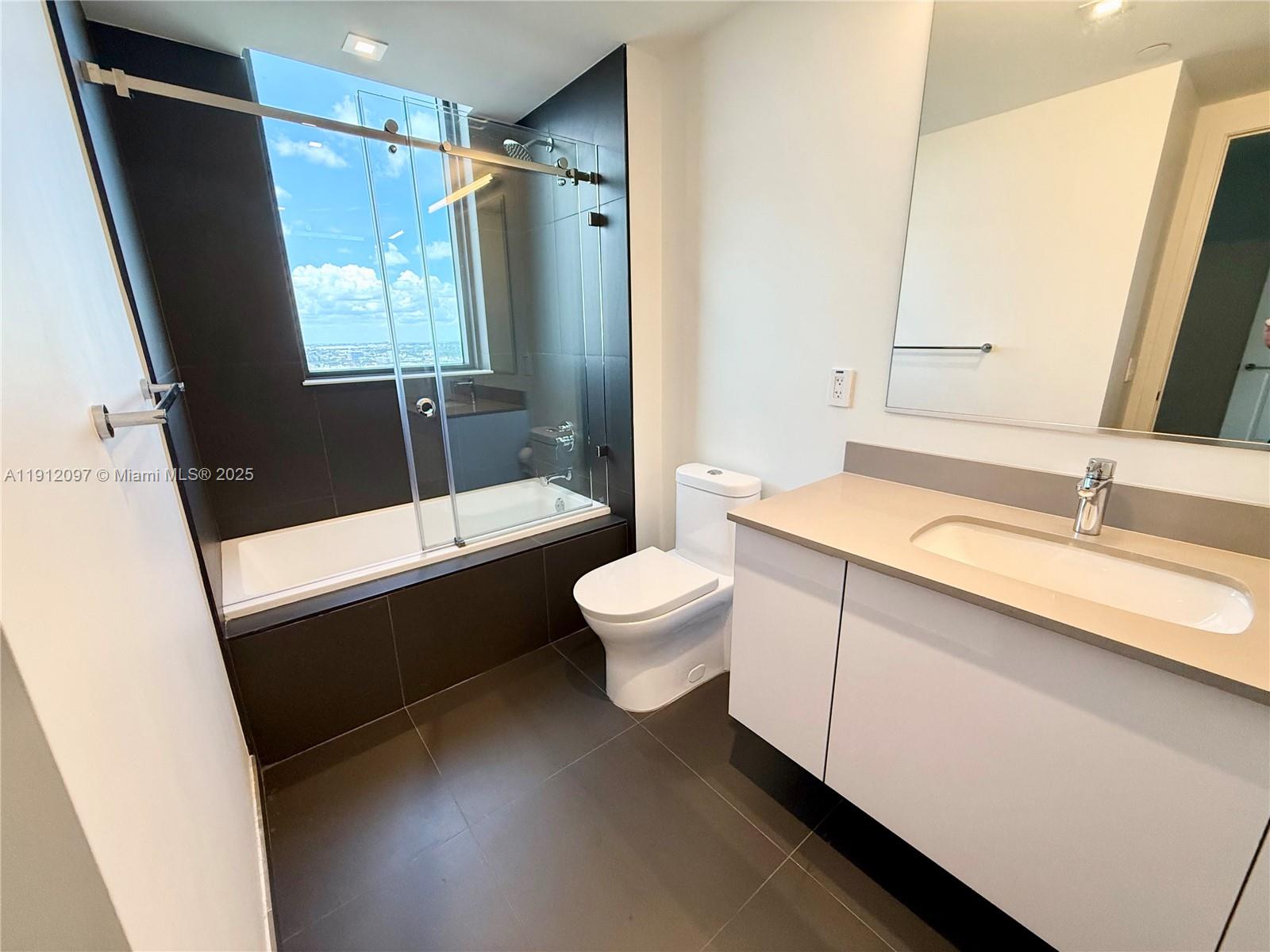 CANVAS CONDO - Residential Lease