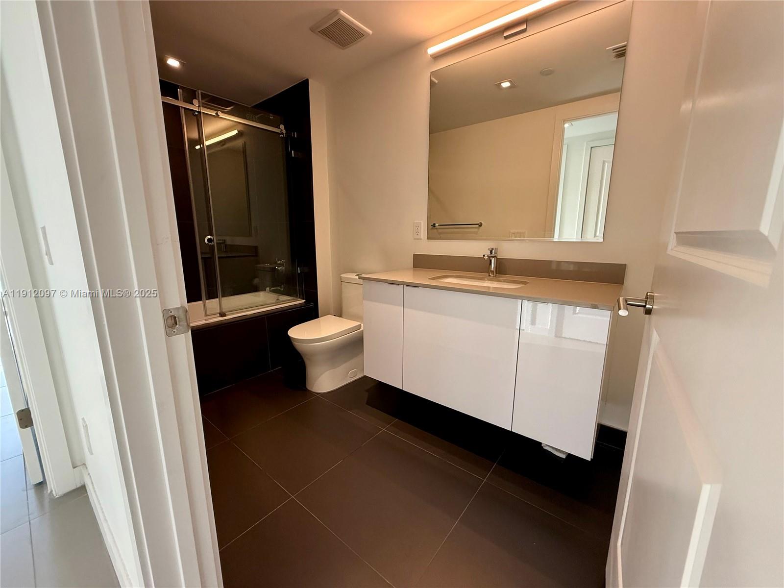 CANVAS CONDO - Residential Lease