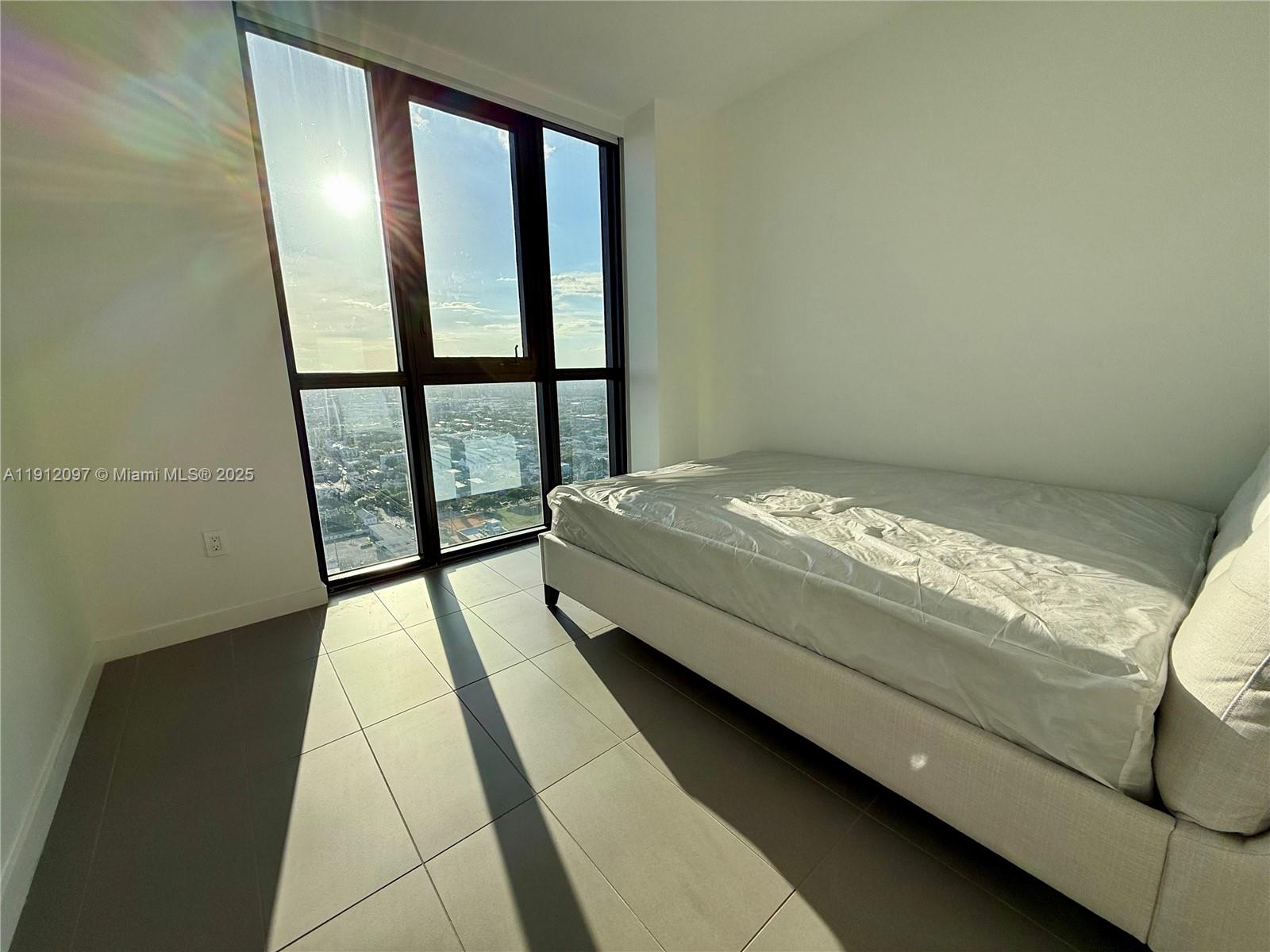 CANVAS CONDO - Residential Lease