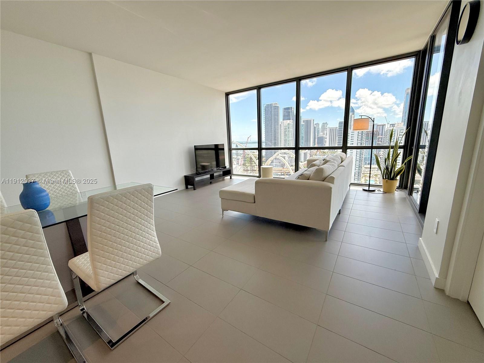 CANVAS CONDO - Residential Lease