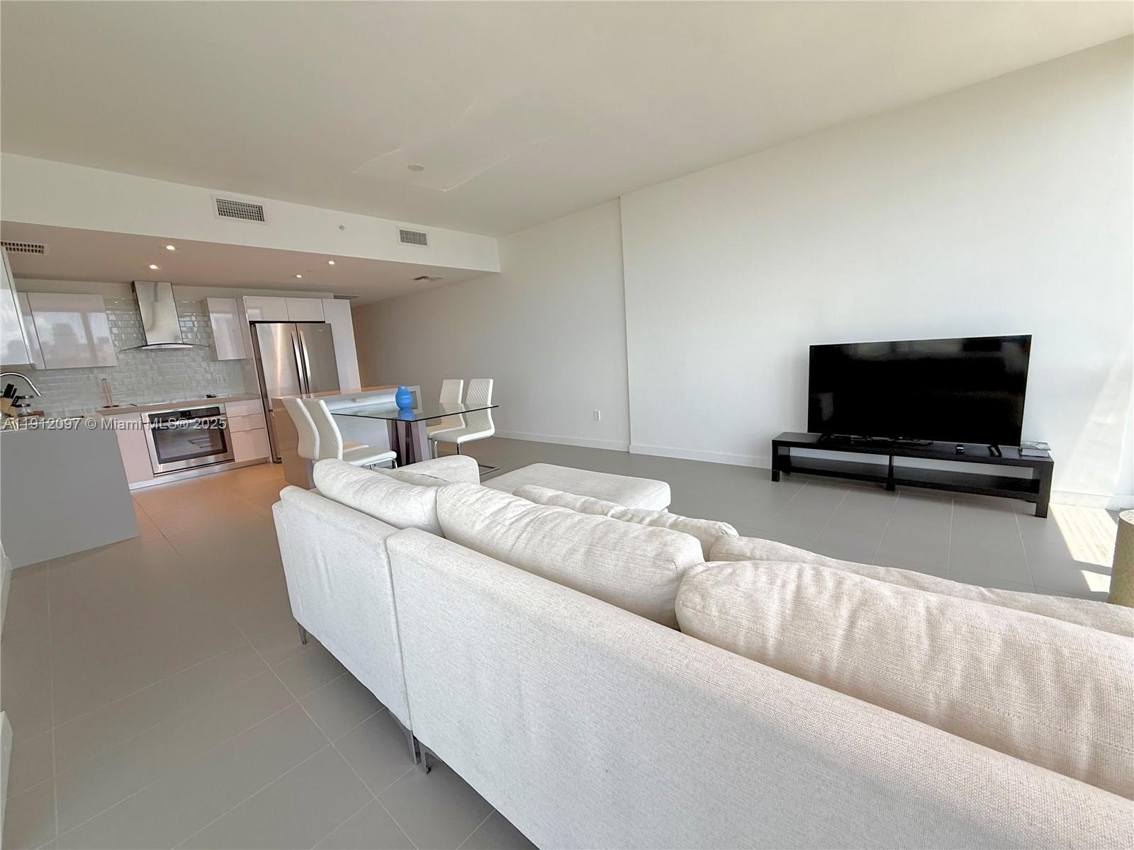 CANVAS CONDO - Residential Lease