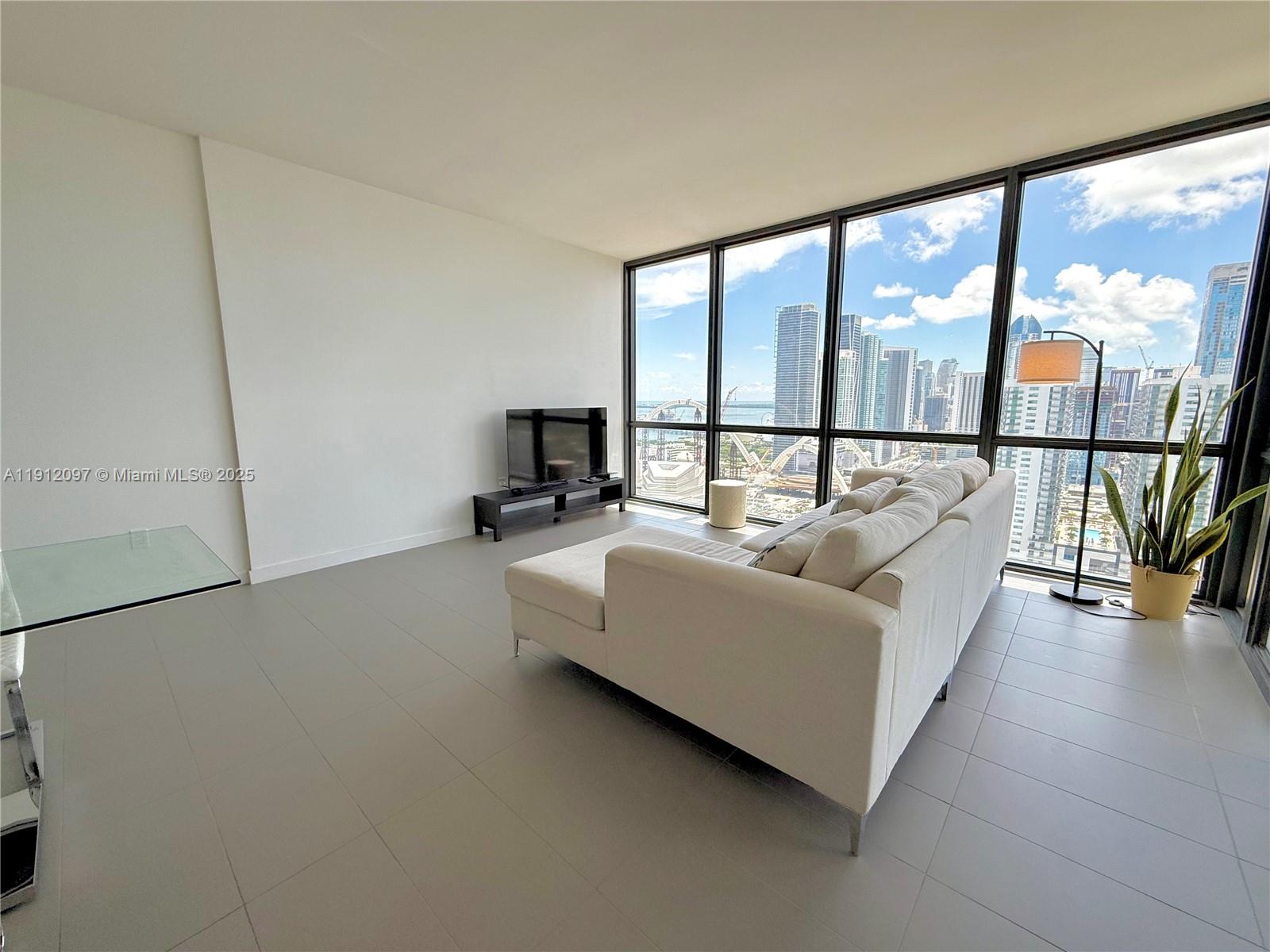CANVAS CONDO - Residential Lease