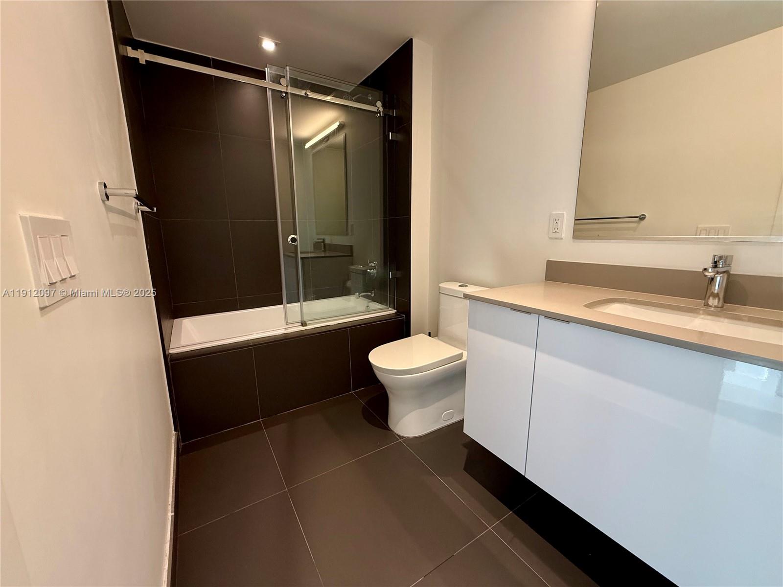 CANVAS CONDO - Residential Lease