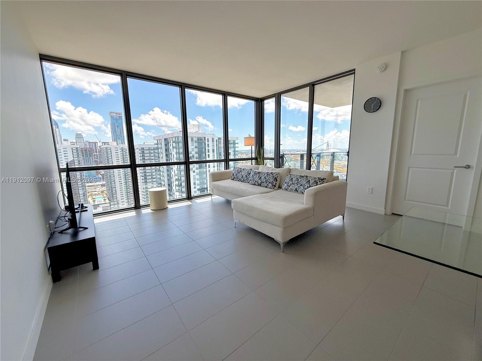 CANVAS CONDO - Residential Lease