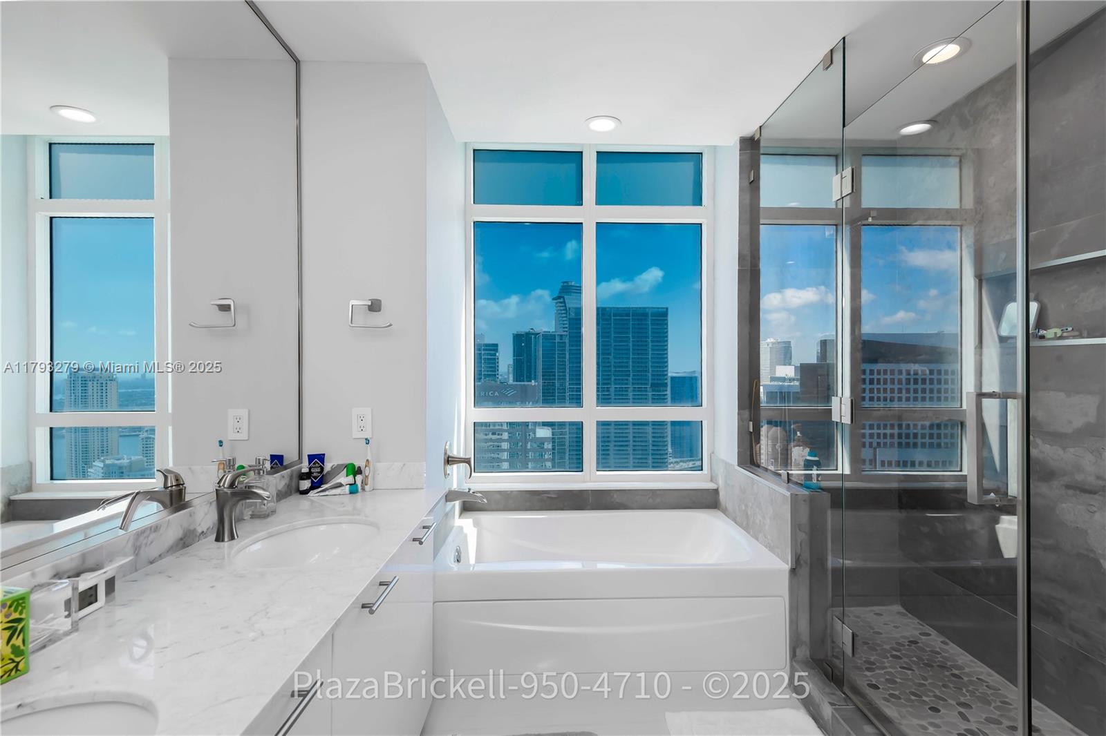 THE PLAZA 851 BRICKELL CO - Residential