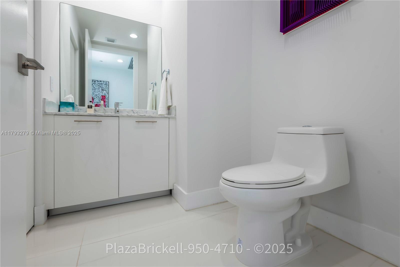 THE PLAZA 851 BRICKELL CO - Residential